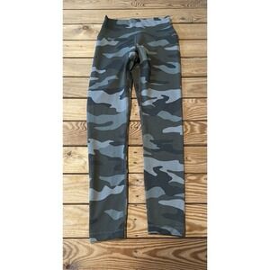 NWT $64.95 PINK Victoria’s Secret Ultimate Camo Leggings Small Women’s Green